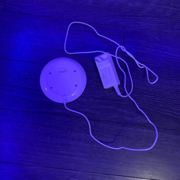 iPhone pad charger - Picture 2 of 2